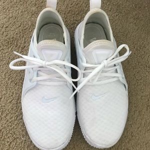 LIKE NEW Nike shoes